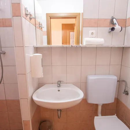 Jagodic Garni Szálloda 3*