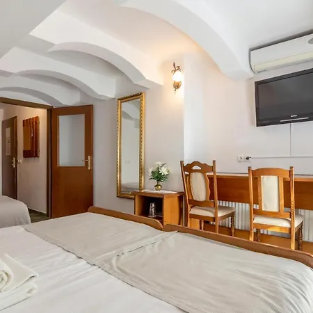 Hotel Jagodic Garni 3*