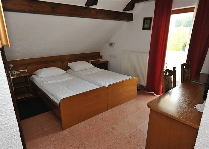 Отель Jagodic Garni Церклье-на-Гореньскем