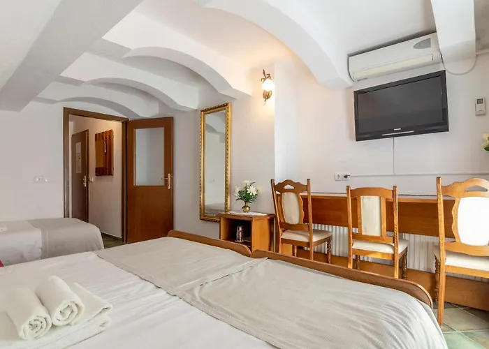 Отель Jagodic Garni 3*