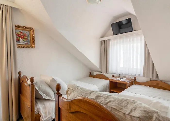 Отель Jagodic Garni